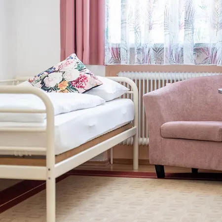 Deluxe - Mutters Apartment