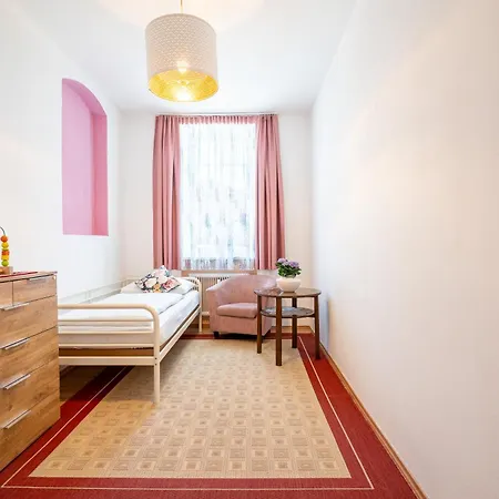 Deluxe - Mutters Apartment